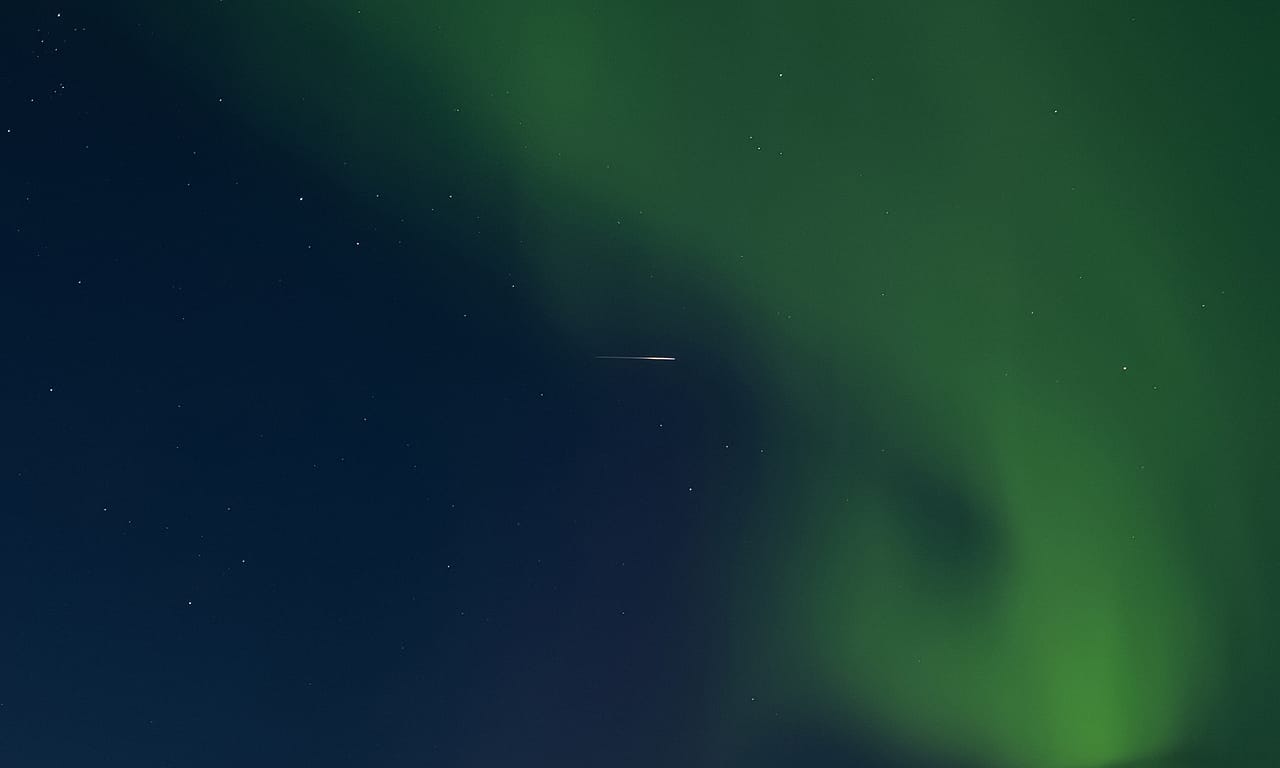 Aurora & Meteor